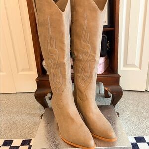 Tan Knee-high Women's Boots
